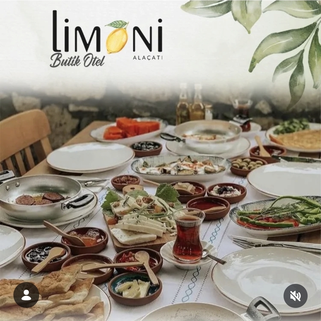 Limoni Butik Otel Alaçatı — serpme kahvaltı sofrası
